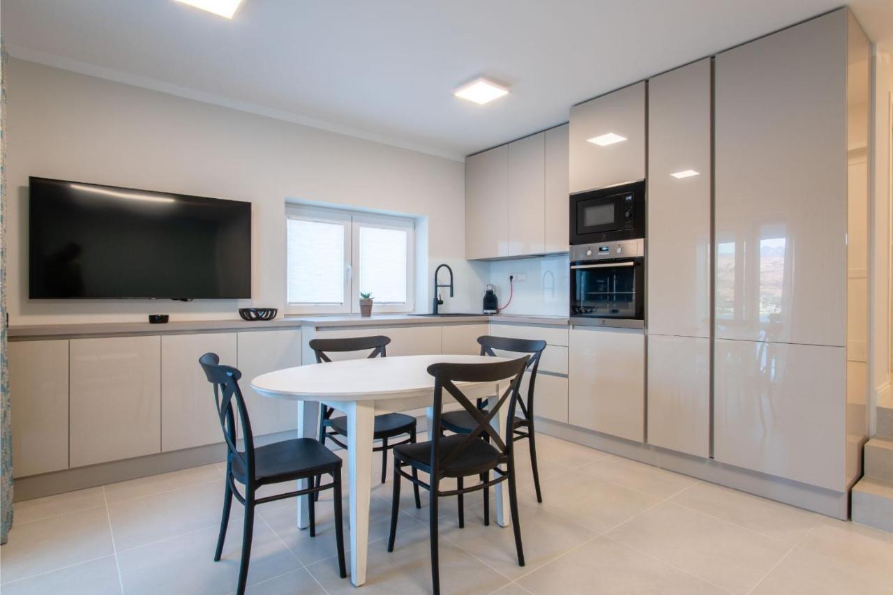 Apartvilla Pag パグ エクステリア 写真