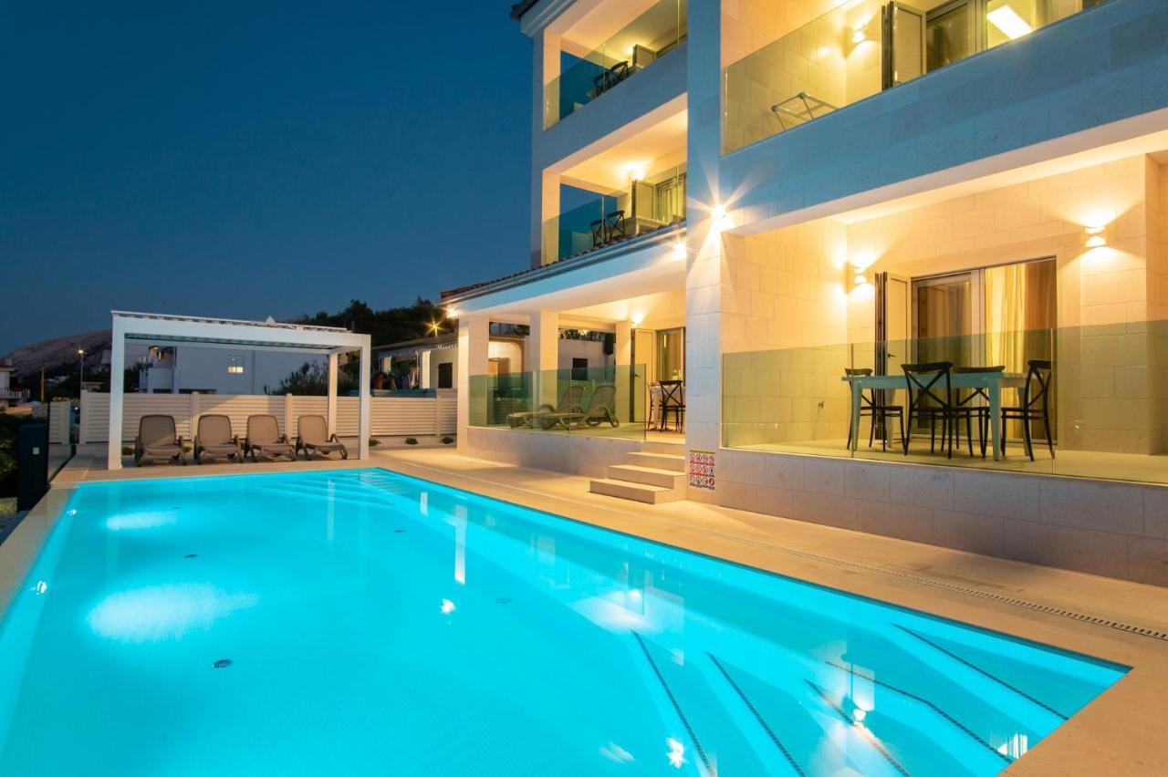Apartvilla Pag パグ エクステリア 写真