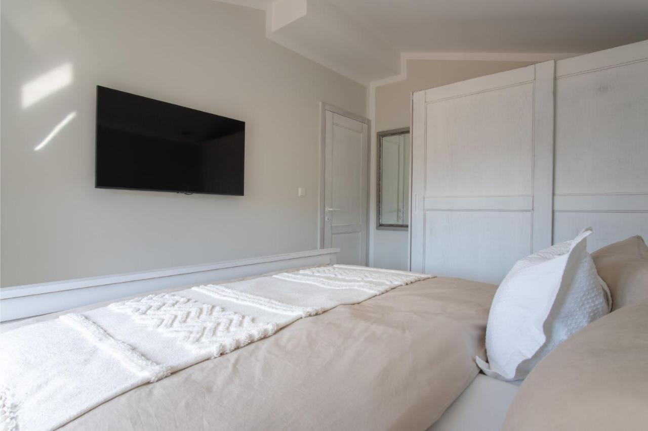 Apartvilla Pag パグ エクステリア 写真