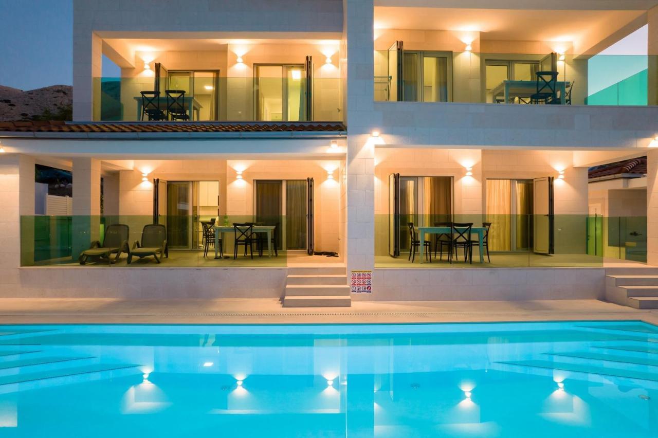 Apartvilla Pag パグ エクステリア 写真